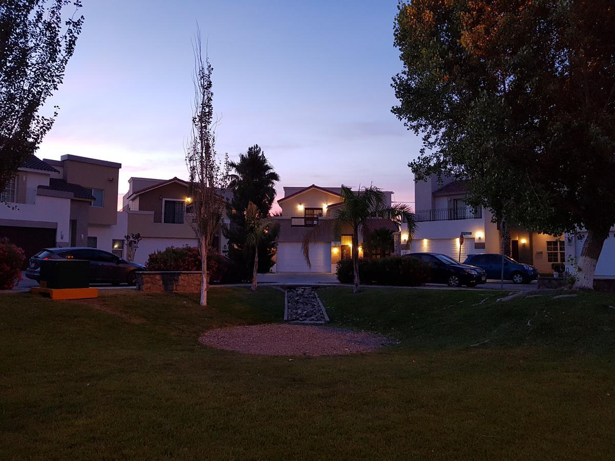 シウダー・フアレス Residencia A 100 Mts Del Consuladoヴィラ エクステリア 写真